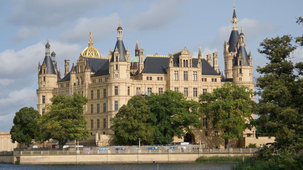 Symbolbild für Heldenmarsch Schwerin