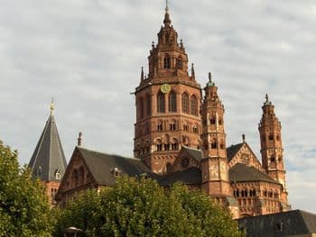Symbolbild für Schritt für Schritt - Mainz