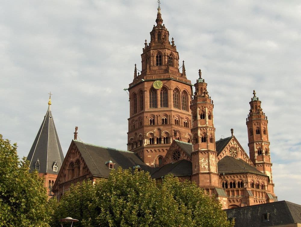 Schritt für Schritt - Mainz am 05.12.2026 in Mainz Symbolbild für Schritt für Schritt - Mainz
